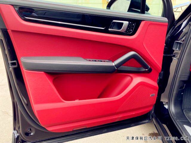 卡宴 20款 3.0T 標(biāo)準(zhǔn) 現(xiàn)車 手續(xù)齊