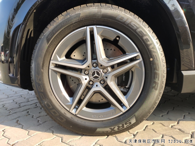 新款奔馳GLE350加版頂配 港口國六現(xiàn)車隨時(shí)提特價(jià)鉅惠