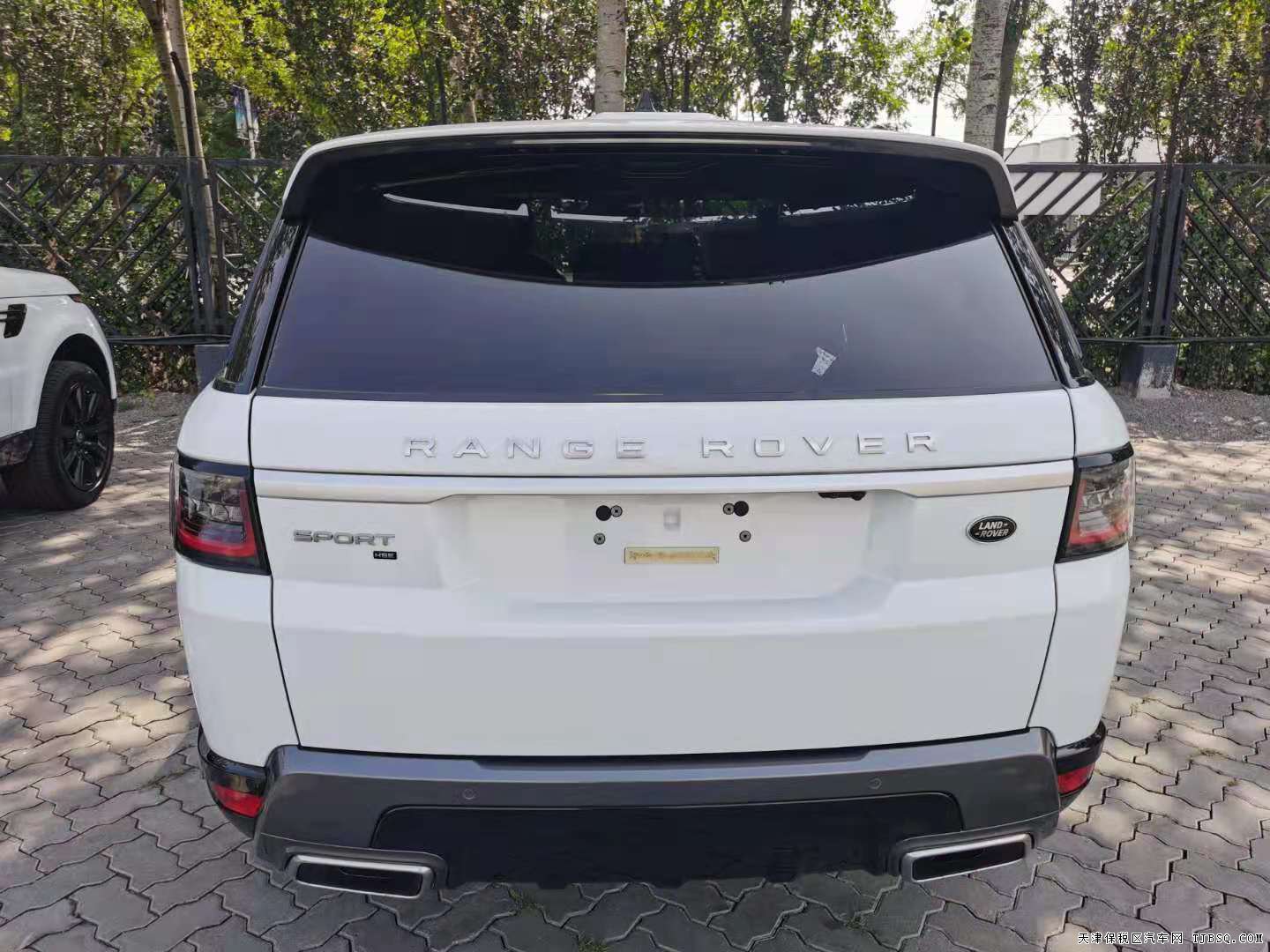 攬勝運(yùn)動(dòng) 20款 3.0T 汽油 HSE 國六最新報(bào)價(jià)