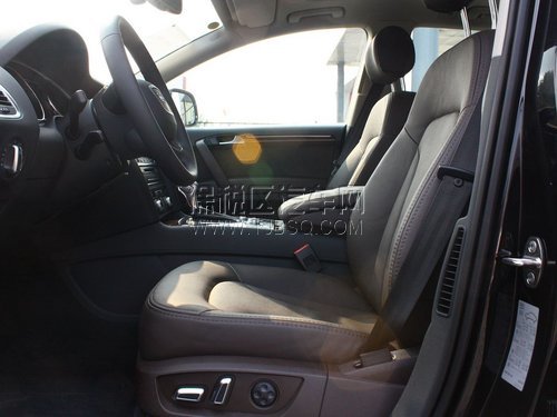 2013奧迪Q7 現(xiàn)車點位下調(diào)報價優(yōu)惠10萬
