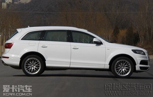 奧迪Q7現(xiàn)車12/13款 大量抵港限時折扣中