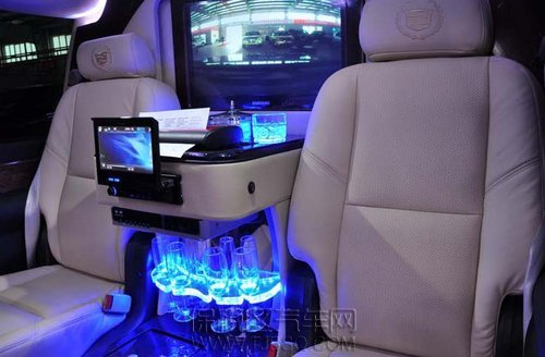 天津保稅區(qū) 凱迪拉克總統(tǒng)一號(hào)現(xiàn)車
