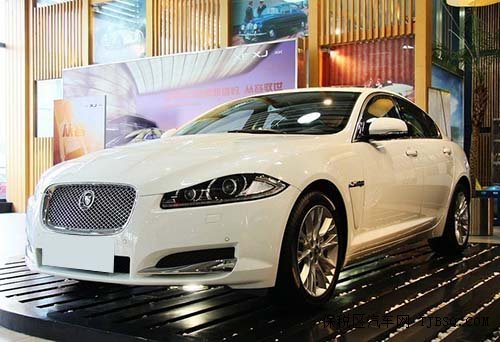 捷豹XF 現(xiàn)車(chē)到店最低價(jià)優(yōu)惠中欲購(gòu)從速