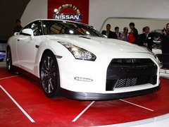 2014款日產(chǎn)GTR跑車 展廳現(xiàn)車僅售135萬(wàn)