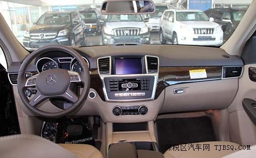 2014款奔馳ML350加版 柴油版全景/導(dǎo)航現(xiàn)車80萬(wàn)