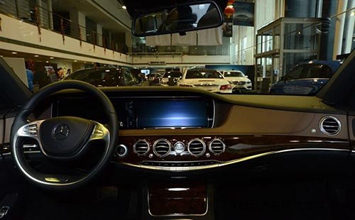 奔馳S400全國最低價讓利 優(yōu)惠6萬顏色全