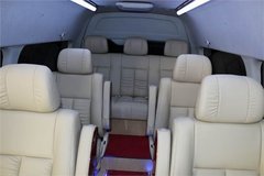 2014款豐田海獅商務(wù)車 上白下金優(yōu)惠促銷