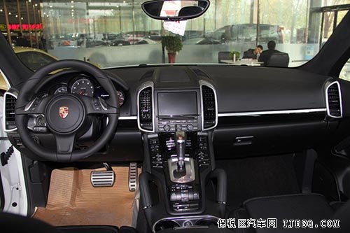2014款保時(shí)捷卡宴柴油/汽油 現(xiàn)車清倉(cāng)甩賣