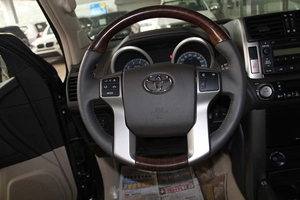 2014款豐田霸道2700 購車首選超優(yōu)價(jià)格