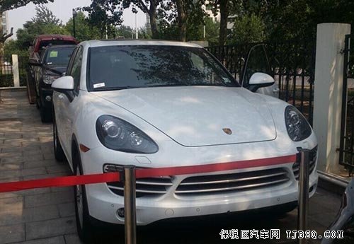 2014款保時(shí)捷卡宴汽油版 全景/倒影/導(dǎo)航現(xiàn)車93萬