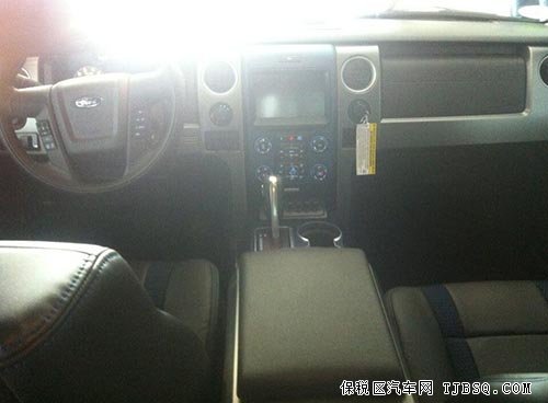 2014款福特猛禽F150 天津港口現(xiàn)車特惠57.3萬(wàn)起