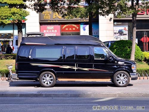 2014款福特E350豪華改裝版 現(xiàn)車125萬大賣中