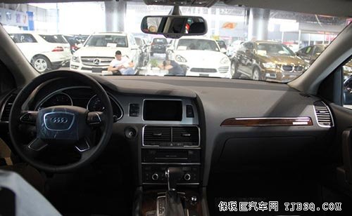 2014款?yuàn)W迪Q7美規(guī)版 路瑞現(xiàn)車(chē)67萬(wàn)起可分期購(gòu)車(chē)