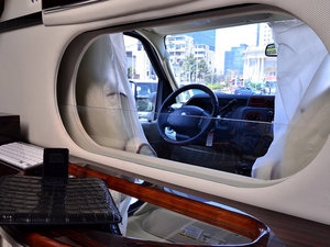 2014款福特E350豪華改裝版 現(xiàn)車125萬大賣中