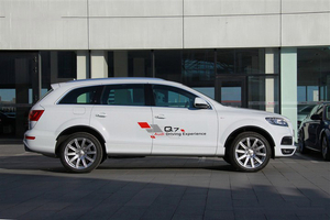 2014款美規(guī)版奧迪Q7 戶準(zhǔn)來(lái)電先到先得