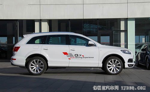奧迪Q7現(xiàn)車充足低折扣 激情暢想最優(yōu)價