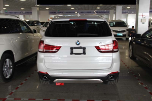 美規(guī)版寶馬X5最低配 天津現(xiàn)車持續(xù)特賣中