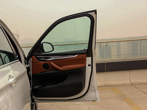 寶馬X5現(xiàn)車店內(nèi)近日特惠 購車底價浮現(xiàn)