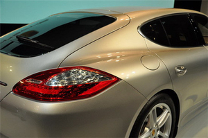 保時(shí)捷Panamera現(xiàn)車到店 月初優(yōu)惠大促