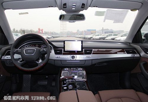 奧迪A8現(xiàn)車店內(nèi)零首付 最新優(yōu)惠報(bào)價(jià)低
