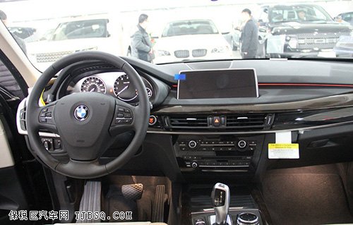 寶馬X5氣質(zhì)從容 天津港現(xiàn)車火爆熱賣中