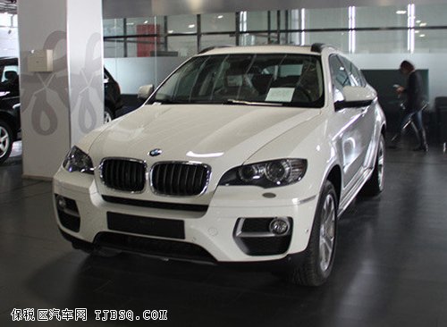 寶馬X6美規(guī)版現(xiàn)車(chē)一再降價(jià) 天津港現(xiàn)車(chē)大賣(mài)