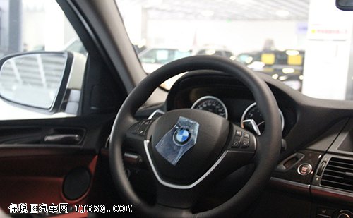 寶馬X6美規(guī)版現(xiàn)車(chē)一再降價(jià) 天津港現(xiàn)車(chē)大賣(mài)