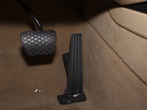 寶馬X6美規(guī)版現(xiàn)車(chē)一再降價(jià) 天津港現(xiàn)車(chē)大賣(mài)