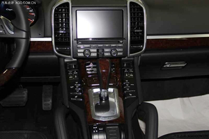 2014款保時捷卡宴到店 現(xiàn)車八月優(yōu)惠折上折