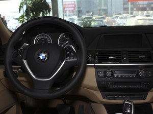 寶馬X5/X6天津現(xiàn)車雙雙抵港 進店購車價更低