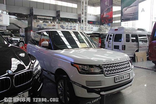 路虎攬勝行政版3.0現(xiàn)車抵港 價(jià)格超優(yōu)惠