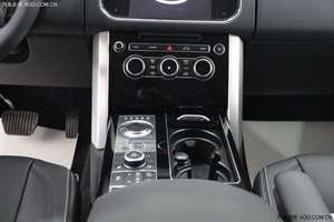 2014款路虎攬勝行政版 天津現(xiàn)車熱惠傾心價(jià)