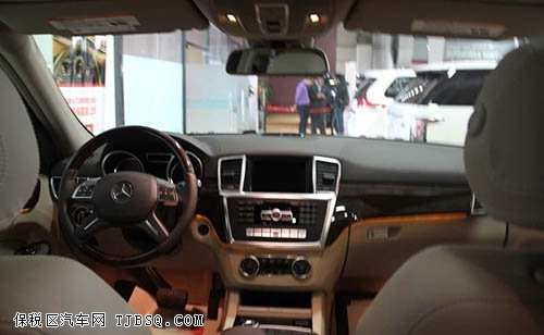 路虎發(fā)現(xiàn)四限量銷售 天津現(xiàn)車最新行情報價