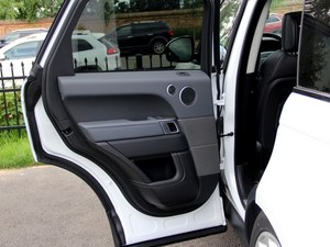 2014款路虎攬勝運(yùn)動(dòng)版 現(xiàn)車促銷一降到底