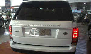 2014款美規(guī)路虎攬勝行政3.0 現(xiàn)車浮現(xiàn)底價