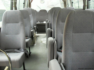 豐田考斯特10/12座現(xiàn)車 土豪金豪華精彩呈現(xiàn)