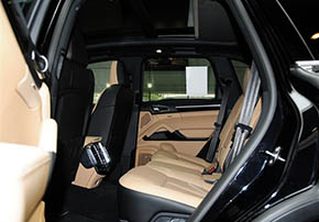 2014款保時(shí)捷卡宴3.6汽油版 白外米內(nèi)現(xiàn)車特賣90萬