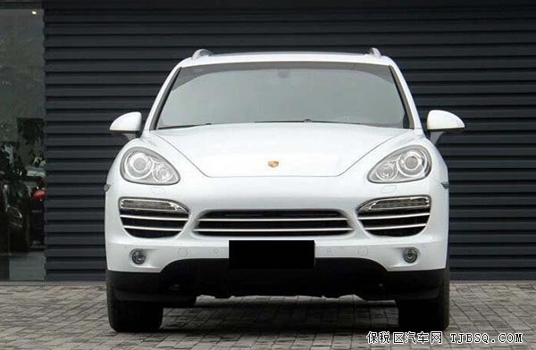 美規(guī)版保時捷卡宴鉑金版現(xiàn)車 絢麗典雅桃紅木