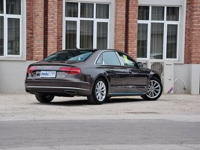 新款?yuàn)W迪A8天津現(xiàn)車特價(jià) 專享世界技術(shù)領(lǐng)先者