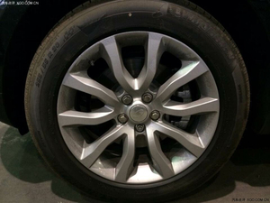 路虎攬勝運(yùn)動(dòng)港口現(xiàn)車 走量?jī)r(jià)出售瘋狂降價(jià)