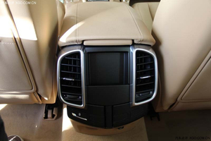 中規(guī)版保時捷卡宴桃花木 鉑金版現(xiàn)車優(yōu)惠3萬