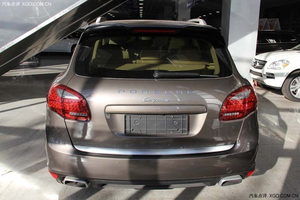 中規(guī)版保時捷卡宴桃花木 鉑金版現(xiàn)車優(yōu)惠3萬