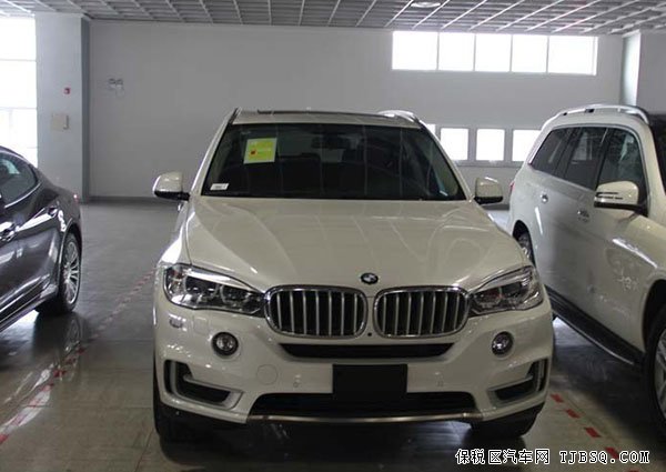 寶馬X5加規(guī)版 2014款白棕/X-line包/真皮現(xiàn)車72萬起
