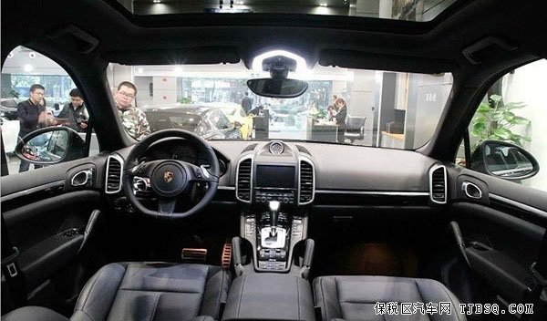 保時捷卡宴鉑金版現(xiàn)車到店 港口火爆銷售中