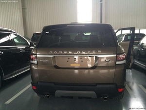 路虎攬勝運(yùn)動(dòng)現(xiàn)車到店 港口瘋狂實(shí)惠促銷中