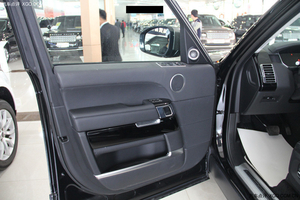 路虎攬勝行政現(xiàn)車到店 天津現(xiàn)實優(yōu)惠促銷中