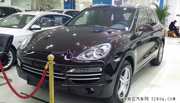 2014款保時(shí)捷卡宴鉑金強(qiáng)者來襲 現(xiàn)車低價(jià)優(yōu)惠中