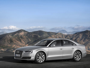 2014款奧迪A8魅力現(xiàn)車 激情熱惠月末大減價中
