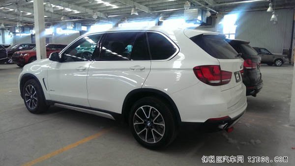 2014款寶馬X5加規(guī)版3.0T L-LINE包現(xiàn)車(chē)72萬(wàn)即購(gòu)