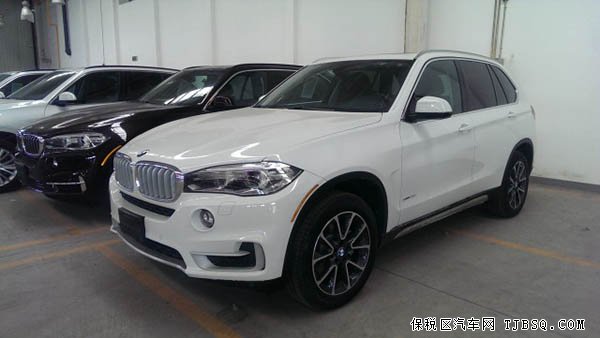 2014款寶馬X5加規(guī)版3.0T L-LINE包現(xiàn)車(chē)72萬(wàn)即購(gòu)